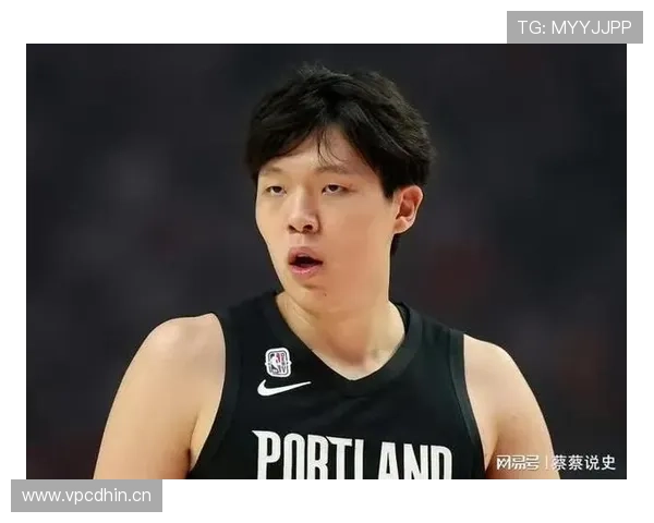 看到杨瀚森脱鞋那一刻，我才懂拖鞋也能贵成天价