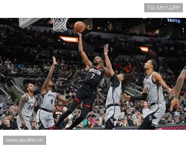 蒂姆·邓肯内线低位单打效率领先诺维茨基，奠定马刺防守核心地位